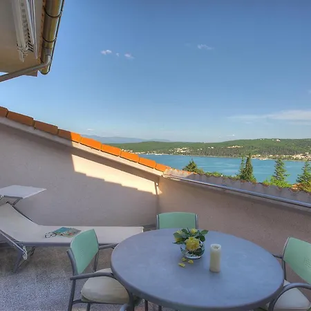 Buric Fw 1 Mit Garten & Gedeckte Terrasse * Čižići